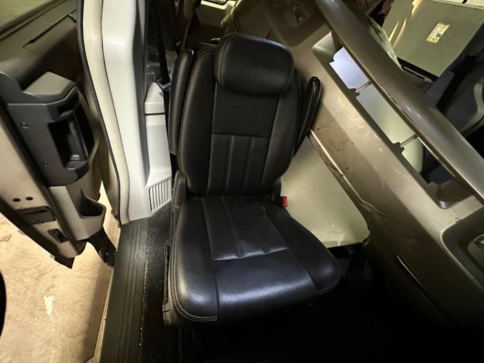 2010 chrysler town-&-country touring with 243937 miles for sale near elk-river, minnesota 48b068acc8d443d4876c8ac64d225705.jpeg