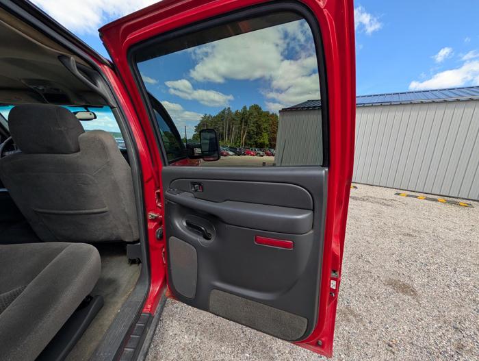 2005 chevrolet silverado-2500hd work-truck-crew-cab-short-bed-4wd with 743212 miles for sale near elk-river, minnesota 4922abb7121b44038e1115589fd595a3.jpg