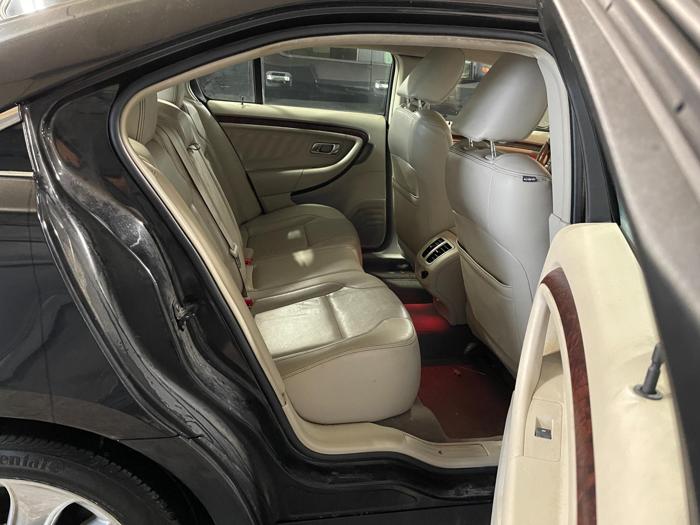 2010 Ford Taurus