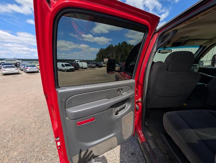 2005 chevrolet silverado-2500hd work-truck-crew-cab-short-bed-4wd with 743212 miles for sale near elk-river, minnesota 4936135319774713b81bfc410e9a1ed2.jpg