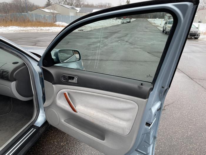 2003 volkswagen passat gls with 58237 miles for sale near elk-river, minnesota 49674290fcb14299a361d749221c592a.jpg