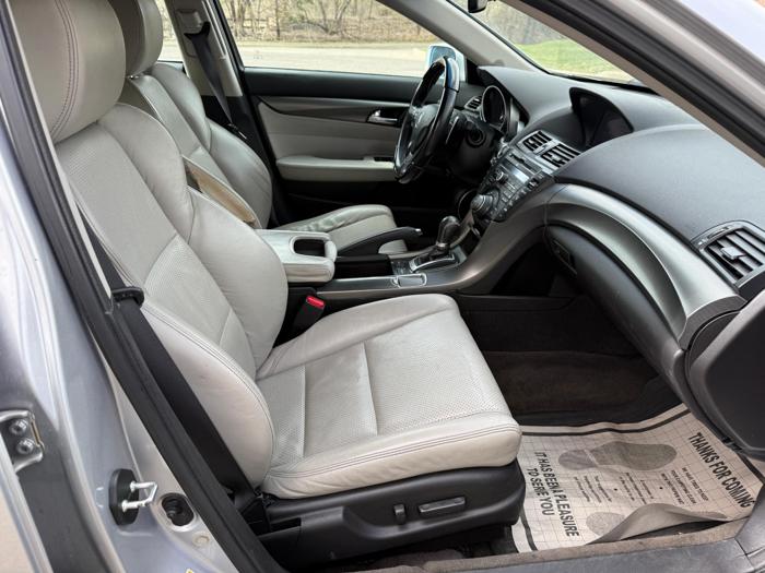 2013 acura tl sh-awd-tech with 154859 miles for sale near burnsville, minnesota 49a48549fbfd46b398a65fb78e7745e6.jpg