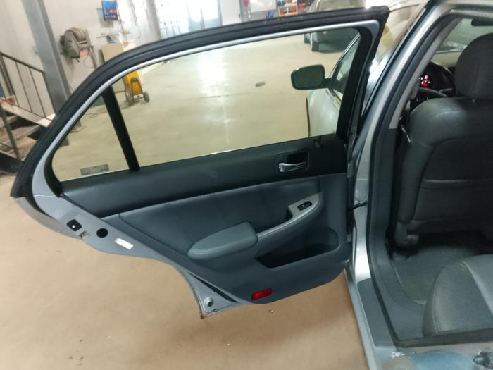 2005 honda accord-hybrid v6-5-speed-at with 202413 miles for sale near elk-river, minnesota 49c25f2966d842409d4486b0ecc89067.jpg