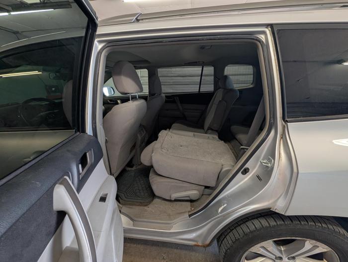 2008 toyota highlander sport-4wd with 226709 miles for sale near elk-river, minnesota 49e6afc5ece84f3786e952a7637fb8cb.jpg