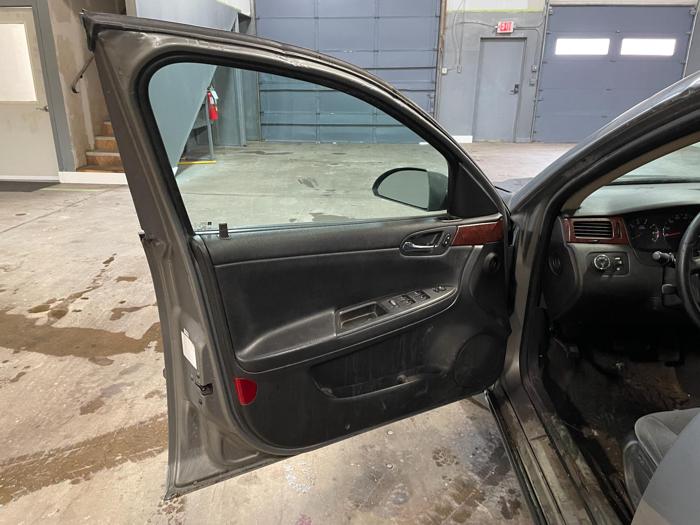 2006 chevrolet impala lt with 165983 miles for sale near elk-river, minnesota 49f63e491caa49b38588d31f1a66e5dd.jpg