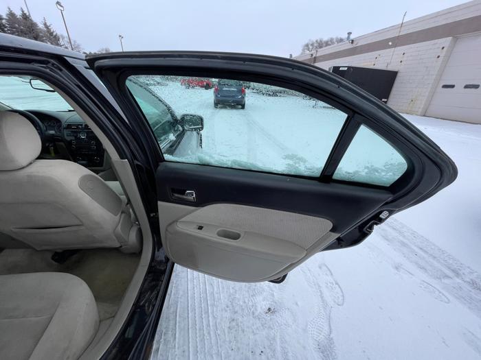 2008 ford fusion v6-sel-awd with 190044 miles for sale near elk-river, minnesota 4a0255f5b6fc4cfe9cab40bd25ba377e.jpeg