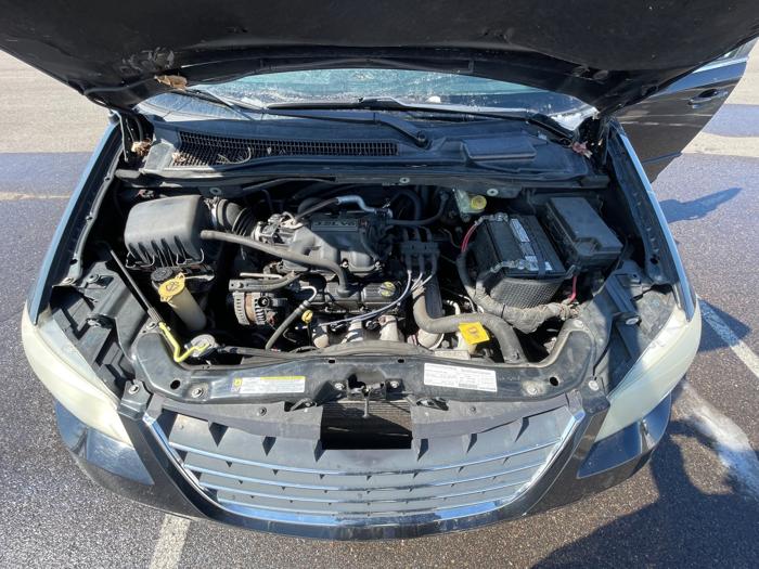 2008 chrysler town-&-country touring with 153950 miles for sale near lake-elmo, minnesota 4a0f7b11ebb84614b059b5c24c14f5c9.jpeg