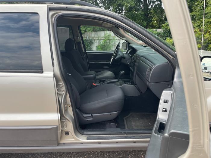 2004 jeep grand-cherokee laredo-4wd with 154499 miles for sale near maplewood, minnesota 4a699cceb80446a582dee864e3c24e6e.jpeg