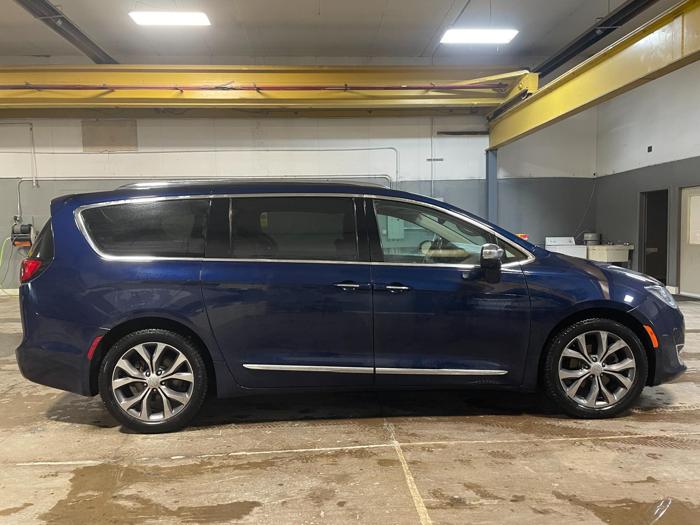 2017 chrysler pacifica limited with 117154 miles for sale near elk-river, minnesota 4ab28adfa85c429ba5c64031bd7d0dfa.jpg