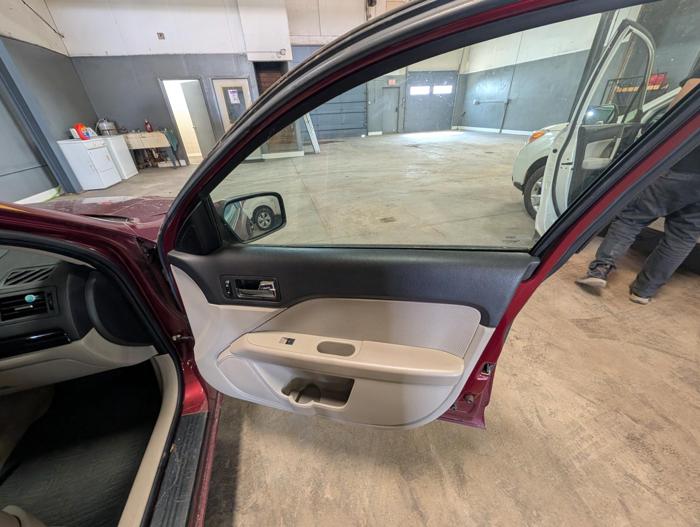 2006 ford fusion v6-sel with 175925 miles for sale near elk-river, minnesota 4af9a054bfc1468eba46fbcb155b27d5.jpg