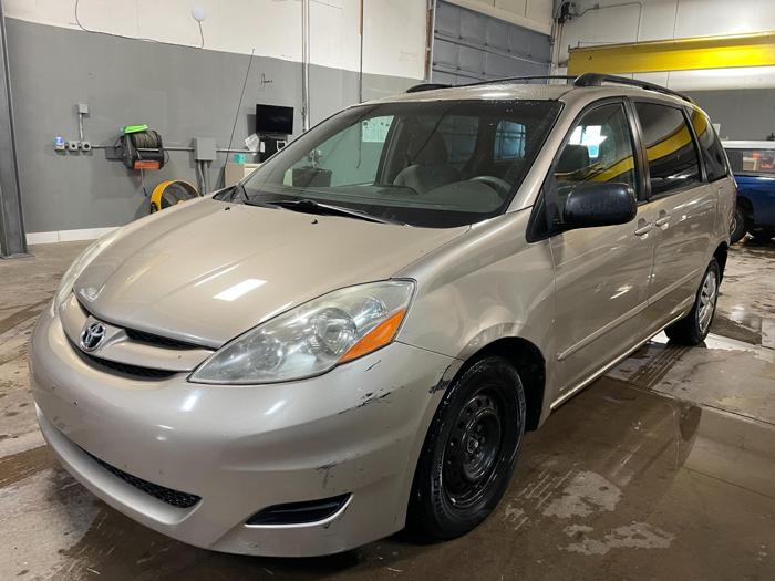 2007 toyota sienna ce with 193713 miles for sale near elk-river, minnesota 4b2542877fa64608bcc4221b85b59ea4.jpg