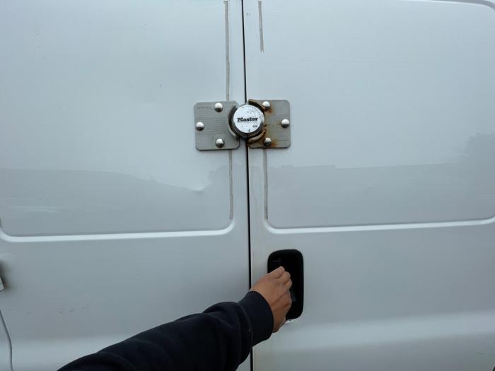 2016 chevrolet express 2500-cargo with 196702 miles for sale near new-hope, minnesota 4b490dede2f5443c89797022905a721d.jpeg