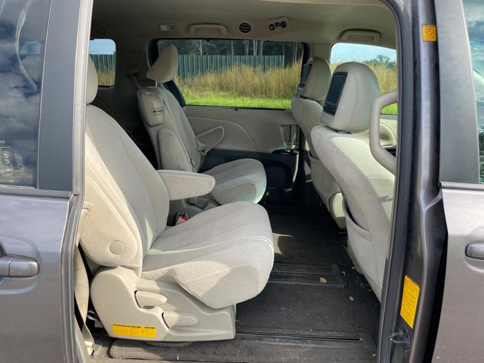 2011 toyota sienna le-8-pass-v6 with 190349 miles for sale near elk-river, minnesota 4b4b241e4b884a55bc783edbd2bd7c9d.jpeg