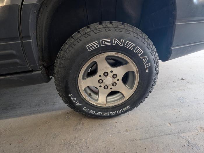 1997 jeep grand-cherokee laredo-4wd with 218376 miles for sale near elk-river, minnesota 4b55cf113c0647a0b06a1feab6b2c999.jpg