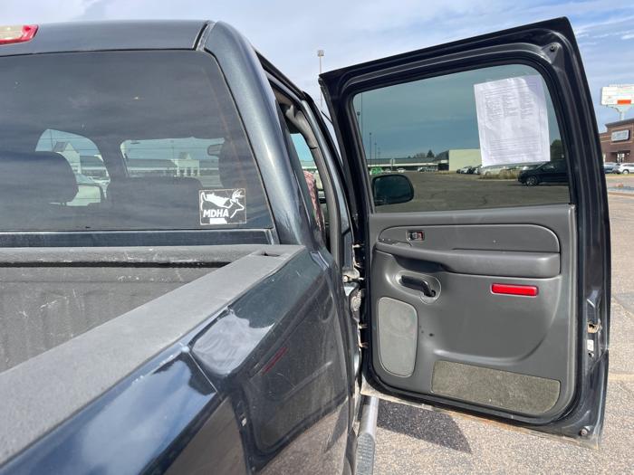 2005 gmc sierra-2500hd crew-cab-long-bed-4wd with 175416 miles for sale near north-branch, minnesota 4b8829083ff449e5a496e95908df66a9.jpeg