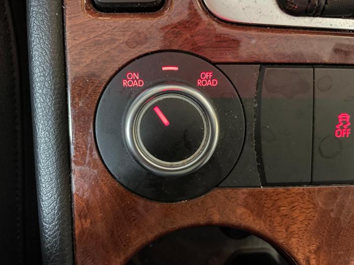 2012 volkswagen touareg lux with 249274 miles for sale near elk-river, minnesota 4b9067996282444684c844183a425ca6.jpg