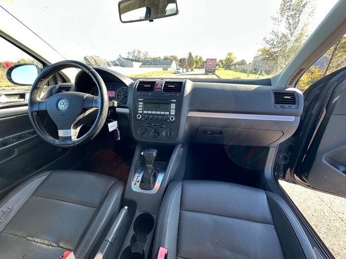 2009 volkswagen jetta se with 123370 miles for sale near elk-river, minnesota 4bff809251524330992cf891020bf663.jpeg