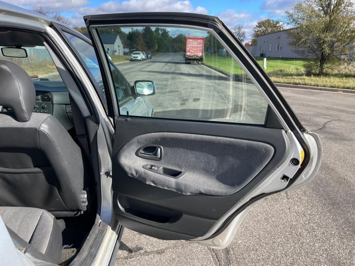 2001 volvo s40 sedan with 144822 miles for sale near elk-river, minnesota 4c411f36187f4d0aac73dcf852dd8ebc.jpeg