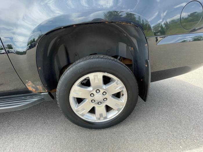 2008 gmc yukon-xl slt-2-1-2-ton-4wd with 199855 miles for sale near cohasset, minnesota 4cd8a991df72410d923b8307fa0a4303.jpeg