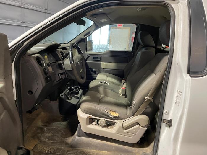 2009 ford f-150 xl with 174980 miles for sale near elk-river, minnesota 4d25f33520814613a3628340b044eb83.jpg