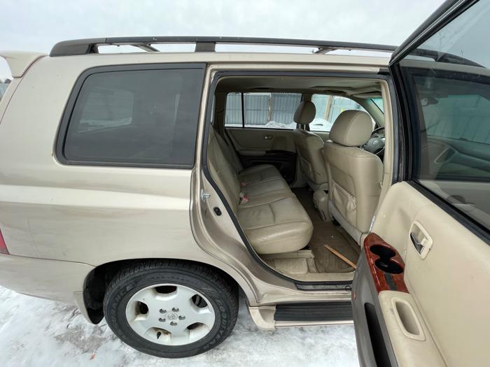 2005 toyota highlander limited-v6-4wd with 245208 miles for sale near elk-river, minnesota 4d7c3e58ec2445bfa8e18365d160ad69.jpeg