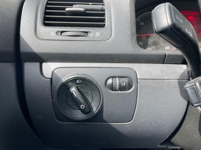 2006 volkswagen jetta tdi with 227110 miles for sale near elk-river, minnesota 4d806e4f02534afb85c6582c26e7c9ef.jpeg