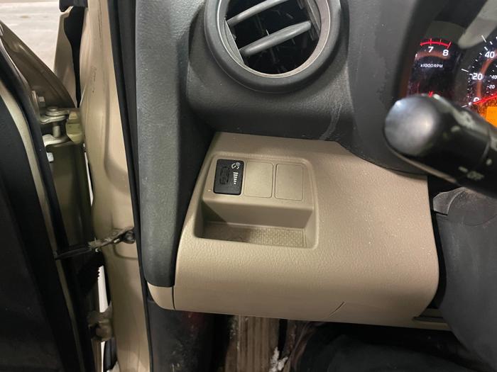 2006 toyota rav4 base-i4-4wd with 175445 miles for sale near elk-river, minnesota 4d825bb6f6654654959077678e27023d.jpeg