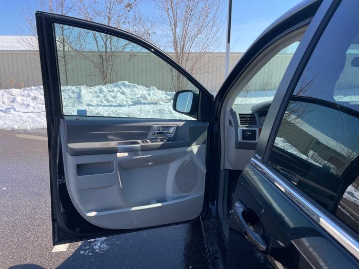 2008 chrysler town-&-country touring with 153950 miles for sale near lake-elmo, minnesota 4d82c108b7944b66952fadfdf230f05f.jpeg