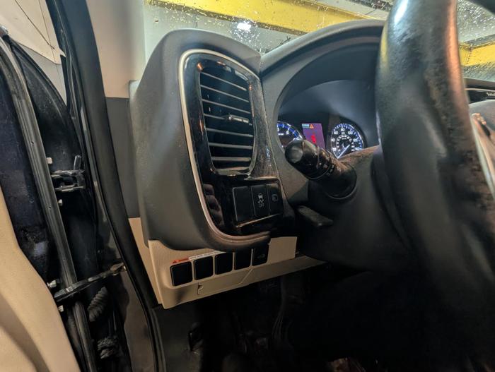 2015 mitsubishi outlander se-s-awc with 143041 miles for sale near elk-river, minnesota 4dc394df01744289b06ffb1c41bb3a24.jpg