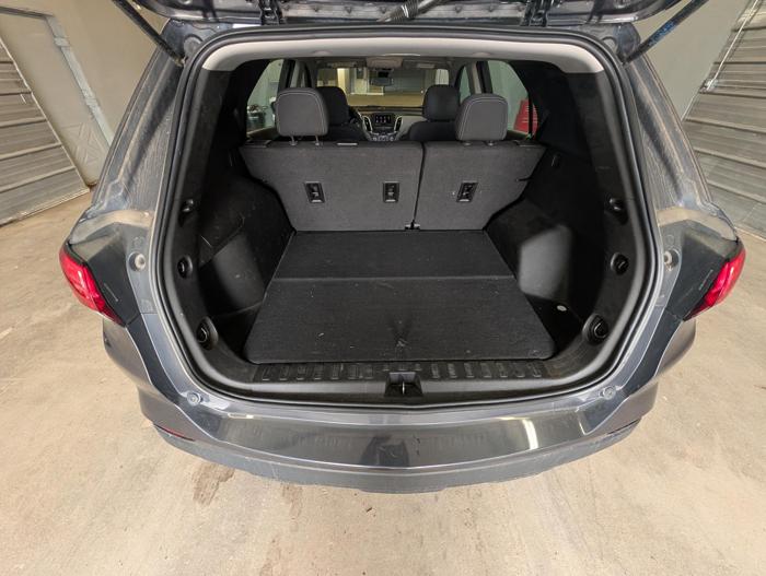 2022 chevrolet equinox ls-2wd with 170627 miles for sale near elk-river, minnesota 4df5aa48e3e340419140f480aacdb2be.jpg