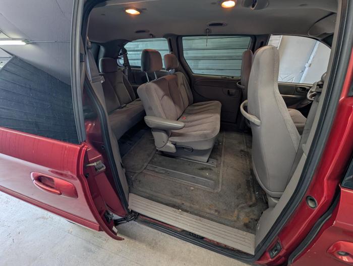 2002 chrysler town-&-country lx with 220729 miles for sale near elk-river, minnesota 4e13cd3492354f0094cc60abc0d80faa.jpg