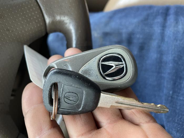 2004 acura mdx touring-package with 237658 miles for sale near elk-river, minnesota 4e19db489e524643ad5a45600f3af083.jpg