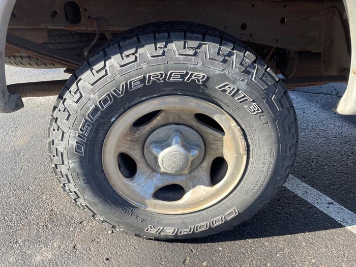2000 ford f-150 xl with 198114 miles for sale near white-bear-lake, minnesota 4e3d8f4d9154424981b6aa6674958c77.jpeg