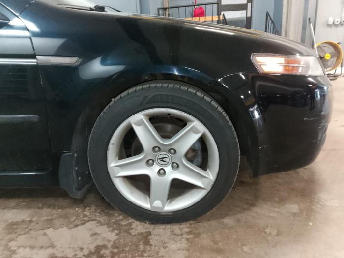 2005 acura tl 5-speed-at with 213380 miles for sale near elk-river, minnesota 4e44ab02915a4b60b183beec3f573d2d.jpg