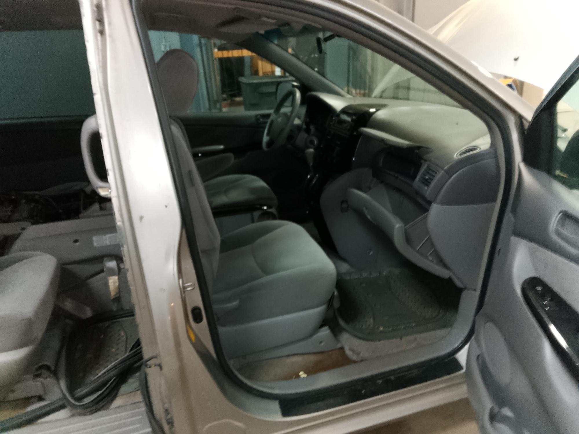 2005 toyota sienna with 153699 miles for sale near elk-river, minnesota 4e8eba44915647a6b6983af20a78b0ad.jpg