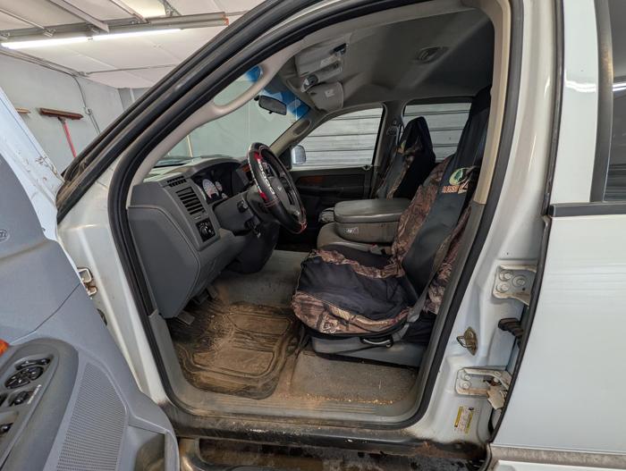 2006 dodge ram-1500 laramie-quad-cab-4wd with 183133 miles for sale near elk-river, minnesota 4eb10d5c04e24f34abf87e6ce9ce3b40.jpg