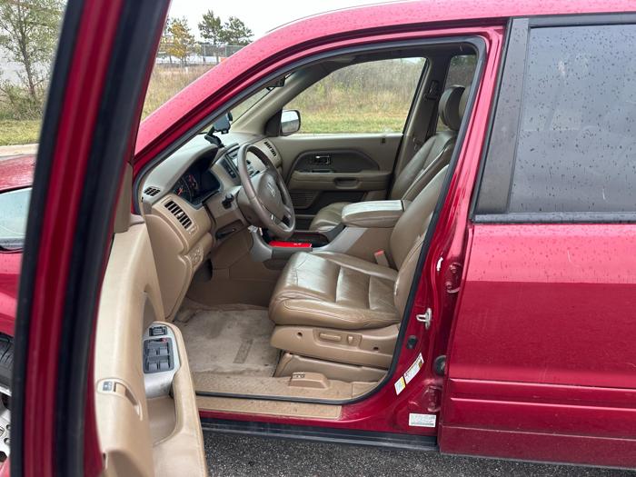 2006 honda pilot ex-4wd-w--leather with 225115 miles for sale near elk-river, minnesota 4f2787f3a33d4a64932837ef4eefaa0f.jpg