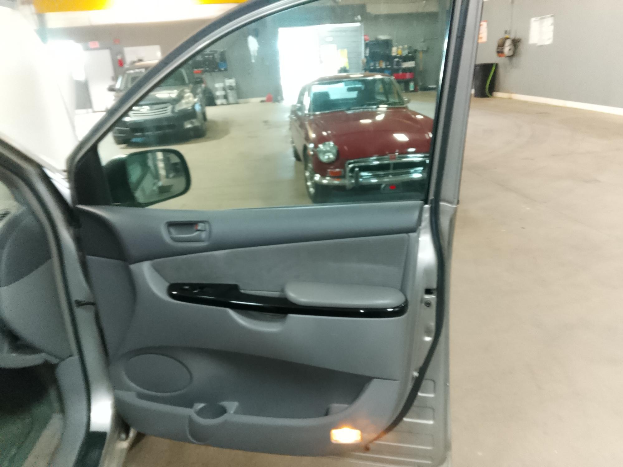 2005 toyota sienna with 153699 miles for sale near elk-river, minnesota 4f4700d8c2f2417185f9955f55656587.jpg