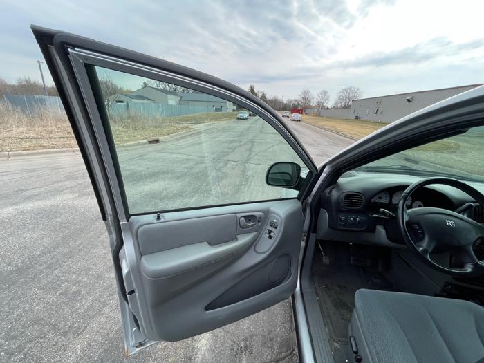 2005 dodge grand-caravan sxt with 72799 miles for sale near elk-river, minnesota 4f816b7c262f4da398718eee0766346a.jpeg