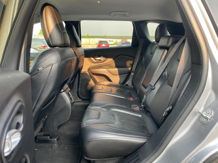 2020 jeep cherokee limited-4wd with 154732 miles for sale near elk-river, minnesota 4f846bddf2594c5d95cb53ad6bf486fb.jpeg