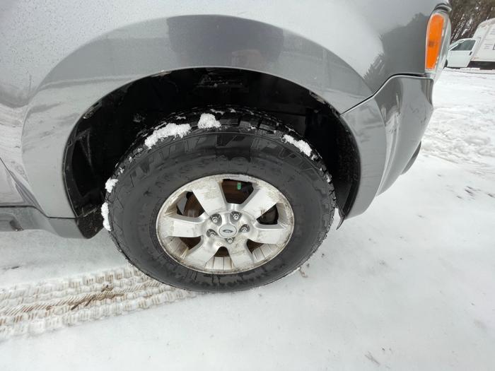 2009 ford escape limited-fwd-i4 with 124170 miles for sale near elk-river, minnesota 4f8f8ebb8ec44e3bbb8592534fedead6.jpeg