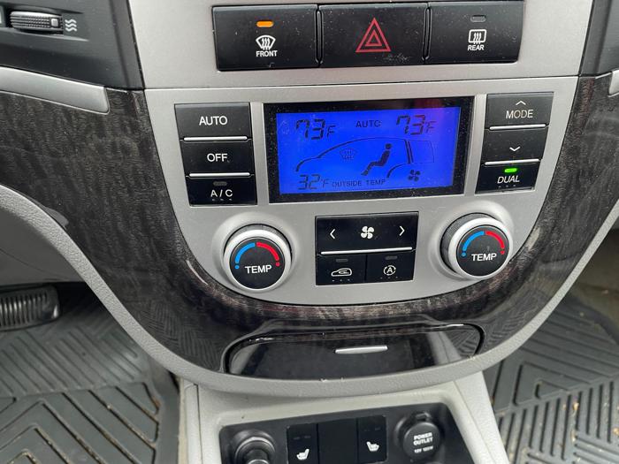 2007 hyundai santa-fe limited with 253969 miles for sale near elk-river, minnesota 4fae38a2888d4a9ca2d4829810b8c73d.jpg
