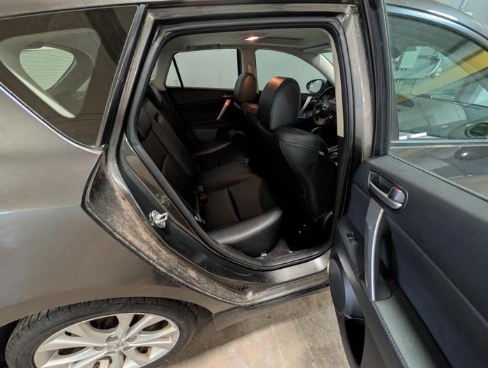 2010 mazda mazda3 s-grand-touring-5-door with 126117 miles for sale near elk-river, minnesota 4fcc67778de64f70ae6aee988339c58c.jpg