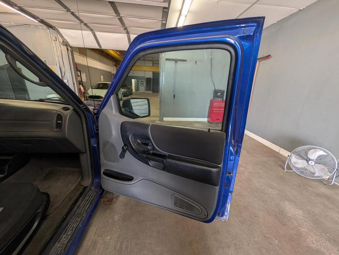 2006 ford ranger fx4-off-road-supercab-4wd with 137837 miles for sale near elk-river, minnesota 4fd2febe6191455bb37e16ab51452976.jpg