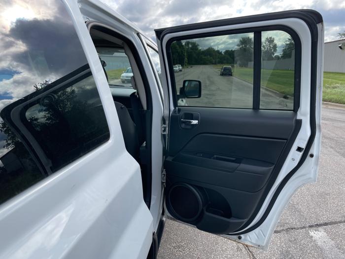 2014 jeep patriot sport-4wd with 159170 miles for sale near elk-river, minnesota 4fdc20fc16eb4ba987ba77f1928759a0.jpeg