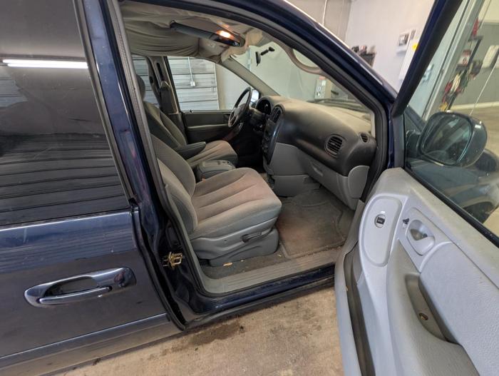 2005 dodge grand-caravan sxt with 85335 miles for sale near elk-river, minnesota 501294534f9f49369b81c6333c239780.jpg