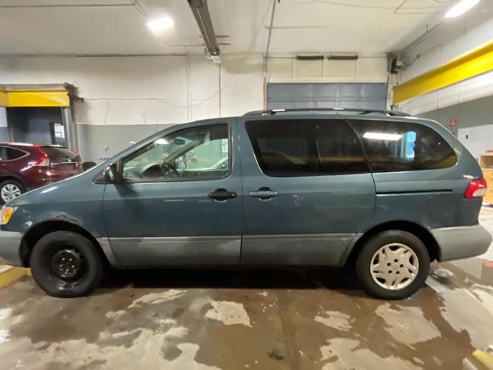 2001 toyota sienna le with 169382 miles for sale near elk-river, minnesota 501bf8b7e1da4bbda9f458a8e4024d2a.jpg