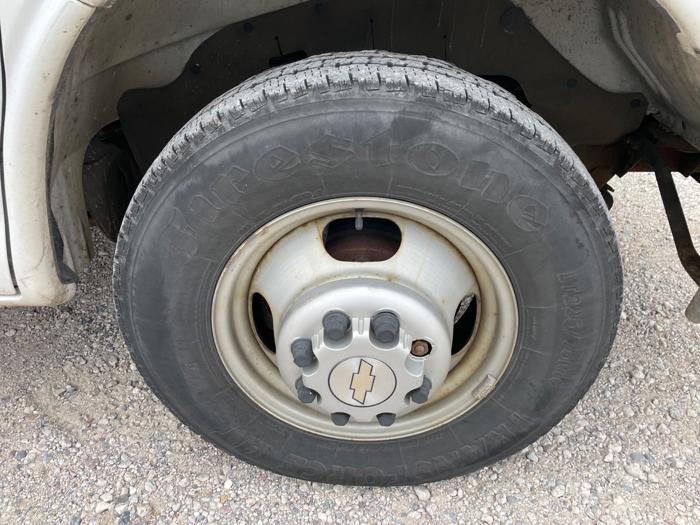 2006 chevrolet express g3500 with 121772 miles for sale near elk-river, minnesota 503864506e5e4091b3959dda4b77203b.jpeg