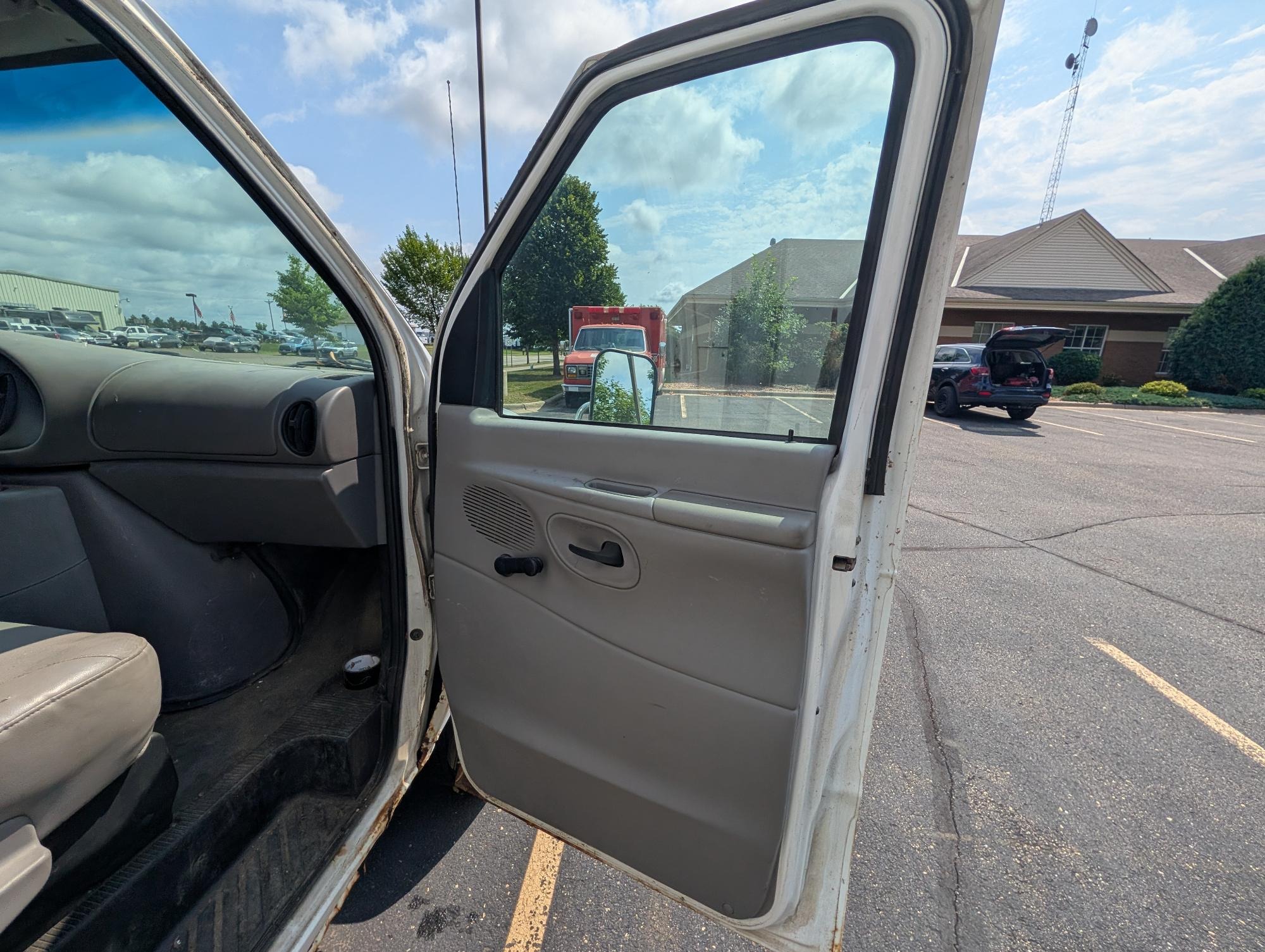 2000 ford econoline e350-super-duty with 131485 miles for sale near ramsey, minnesota 50807ed8c1fb41808a3cf7568137ad6c.jpg