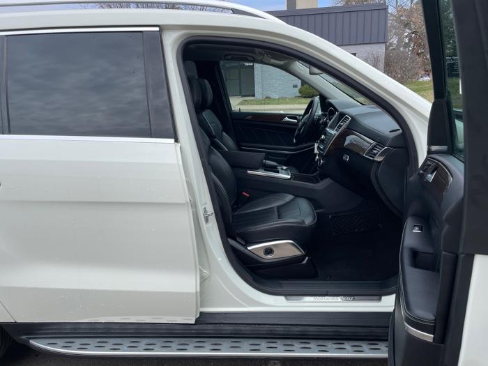 2013 mercedes-benz gl-class gl450-4matic with 111773 miles for sale near eden-prairie, minnesota 508f787e949c4ee1958cb41c778ab218.jpeg